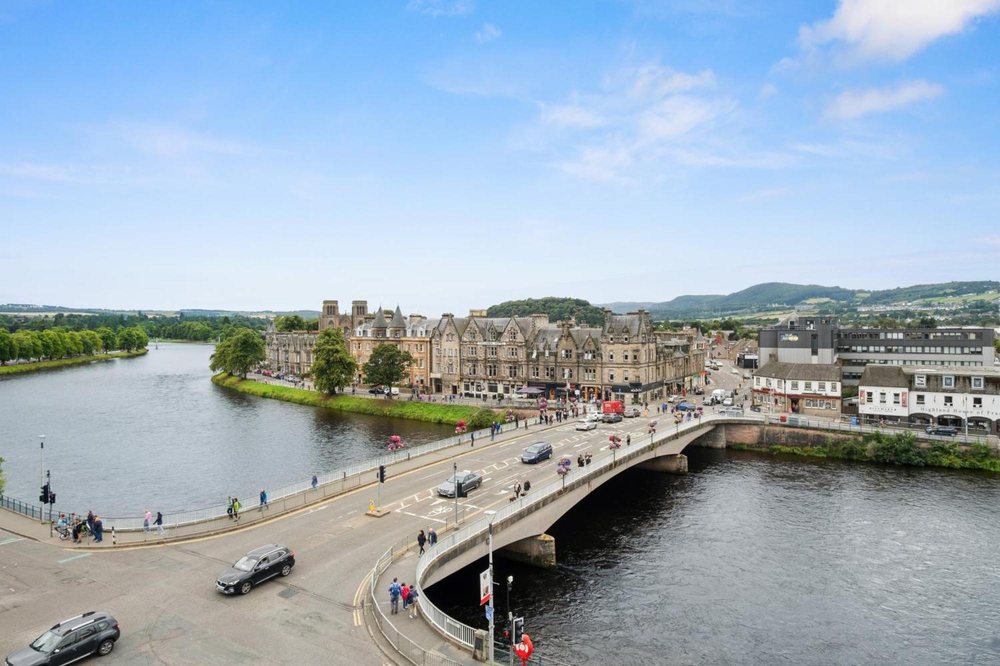 By The Bridge By Toppo Inverness Exterior photo